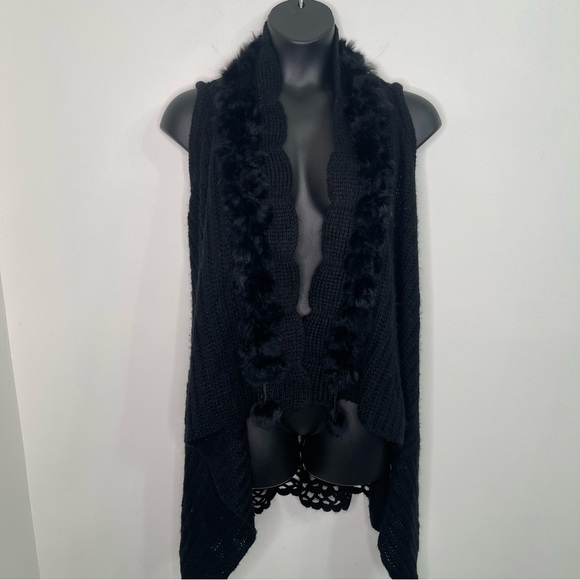 Adore Faux Fur Wool Asymmetrical vest in size Small - Picture 3 of 11